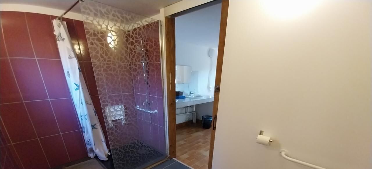 Photo of Bathroom in Rogues