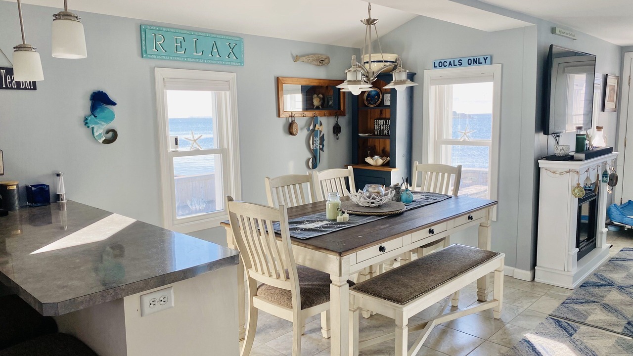 Photo of Livingroom in Westbrook Center