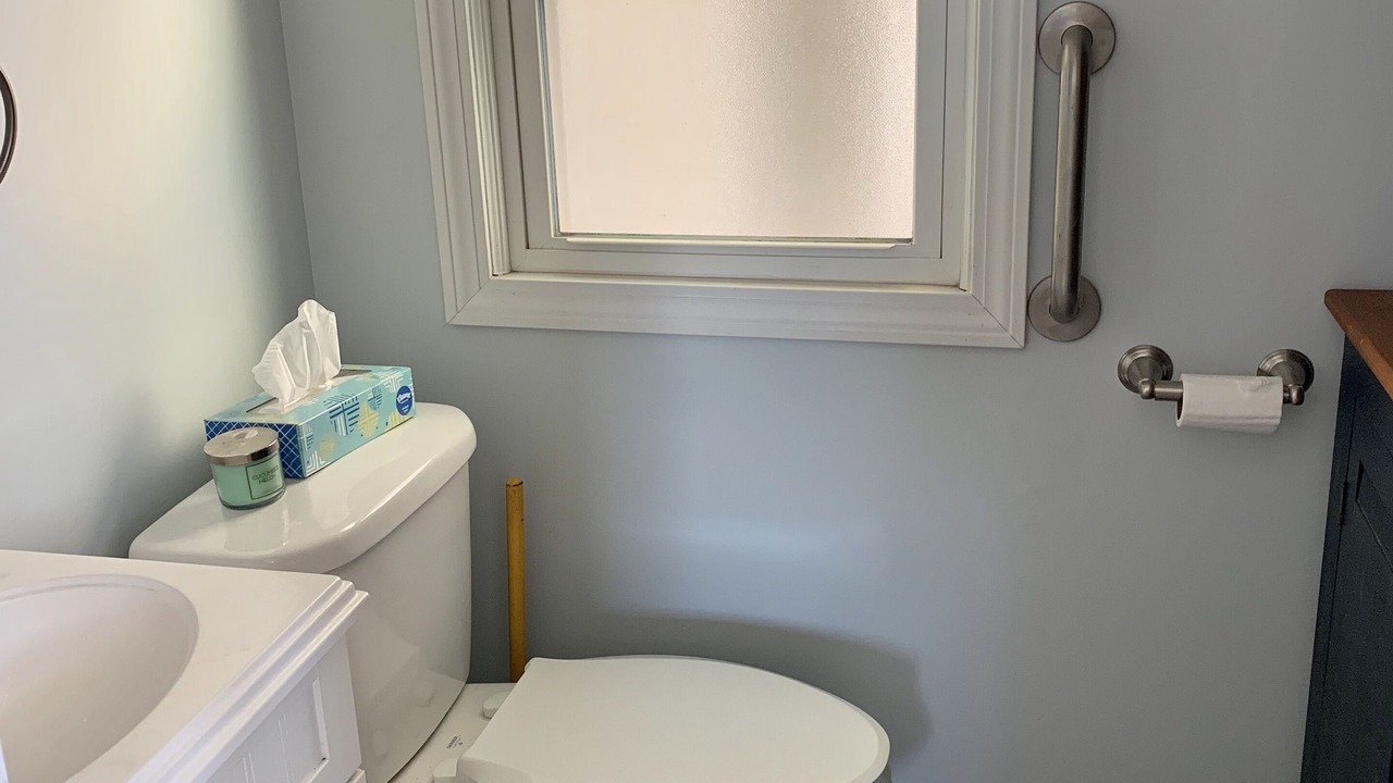 Photo of Bedroom in Westbrook Center