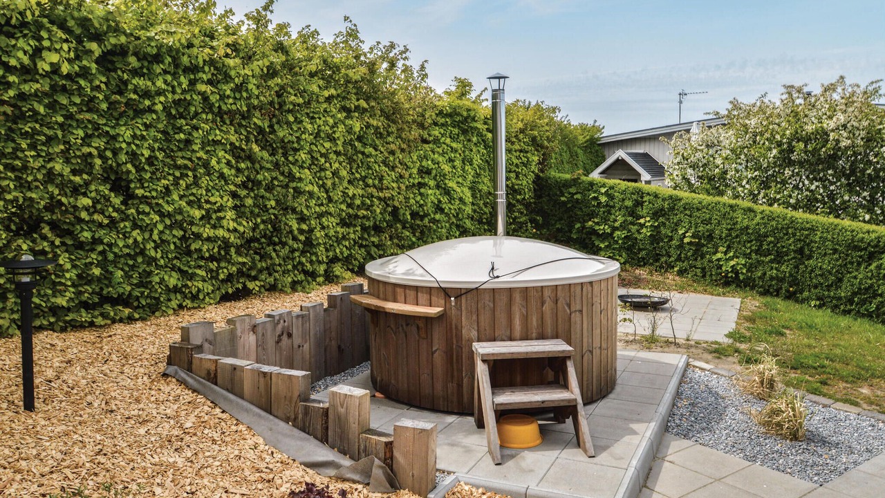 Photo of Others in Hvalpsund