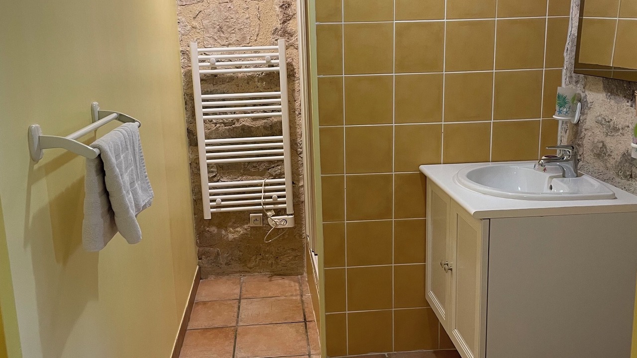 Photo of Bathroom in Dondas