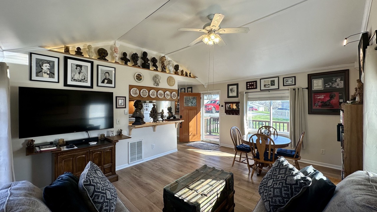 Photo of Bedroom in Hannibal
