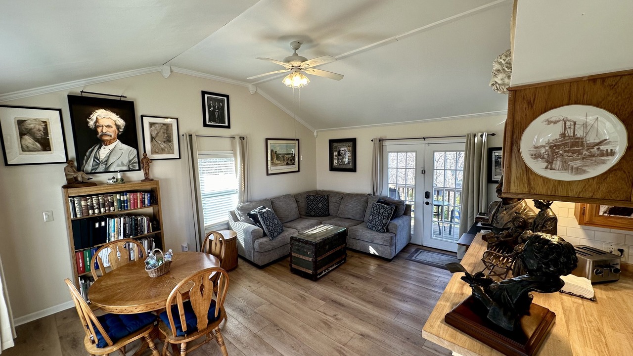 Photo of Bedroom in Hannibal