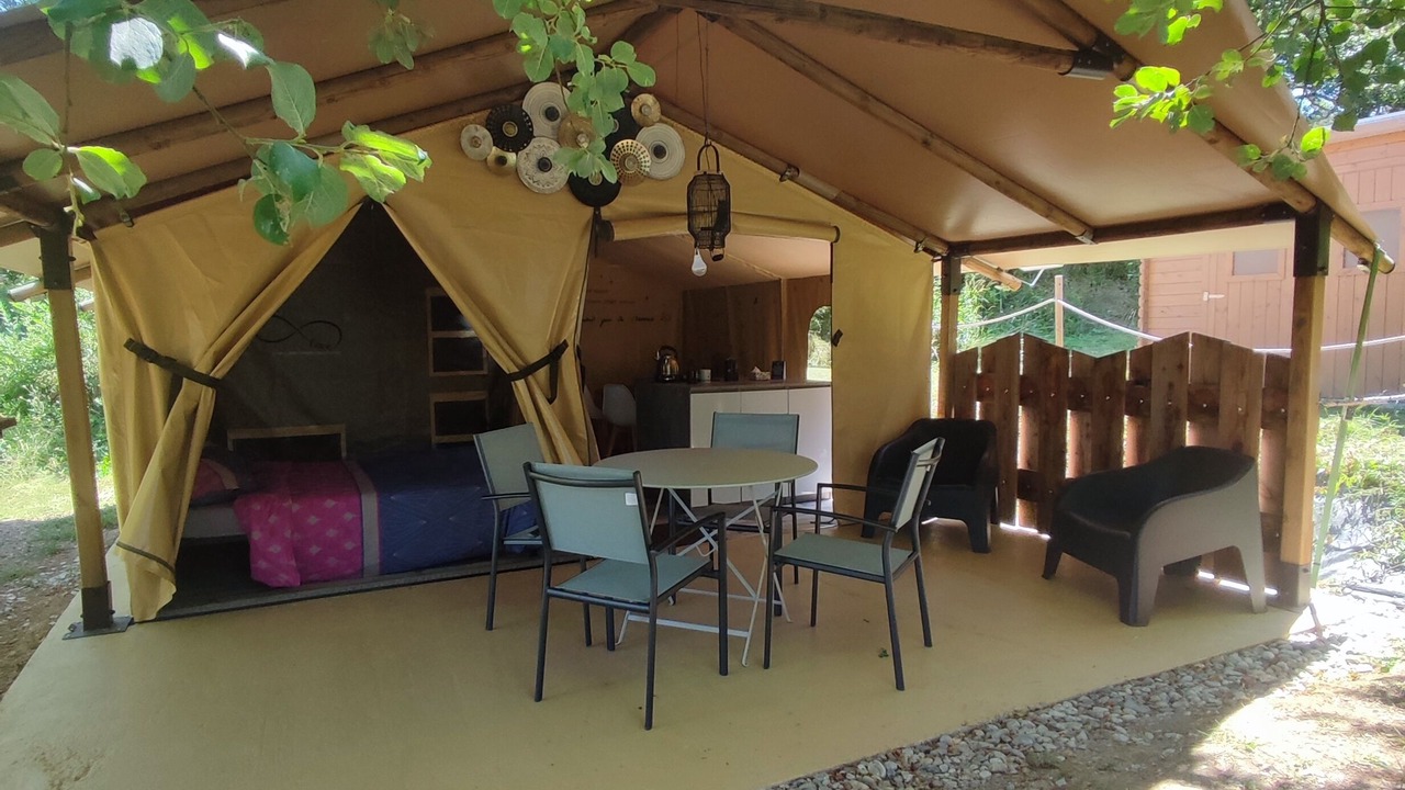 Photo of Outdoor in Engravies