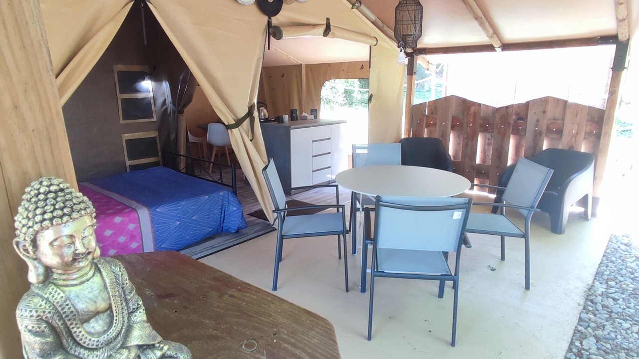 Photo of Outdoor in Engravies
