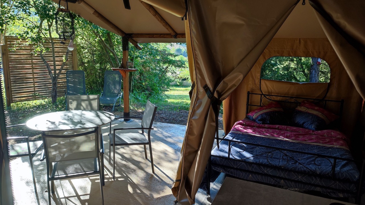 Photo of Outdoor in Engravies