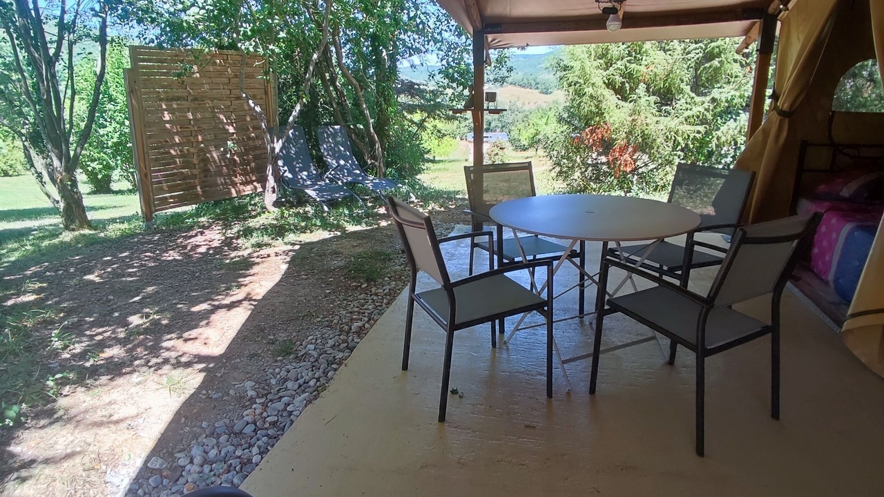Photo of Outdoor in Engravies