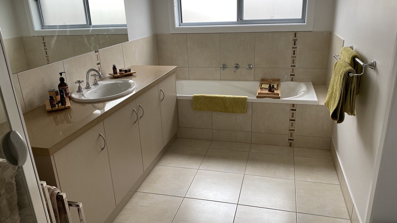 Photo of Bathroom in Yarrawonga