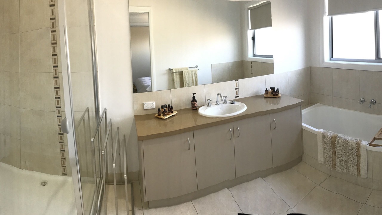 Photo of Bathroom in Yarrawonga