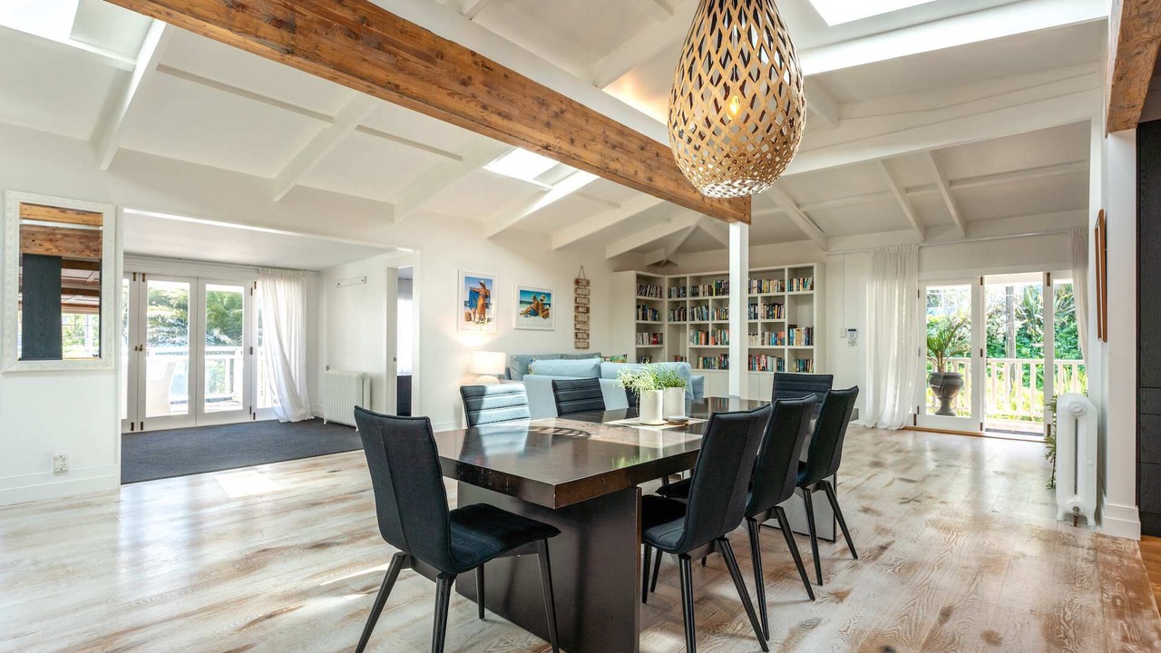 Photo of Others in Surfdale