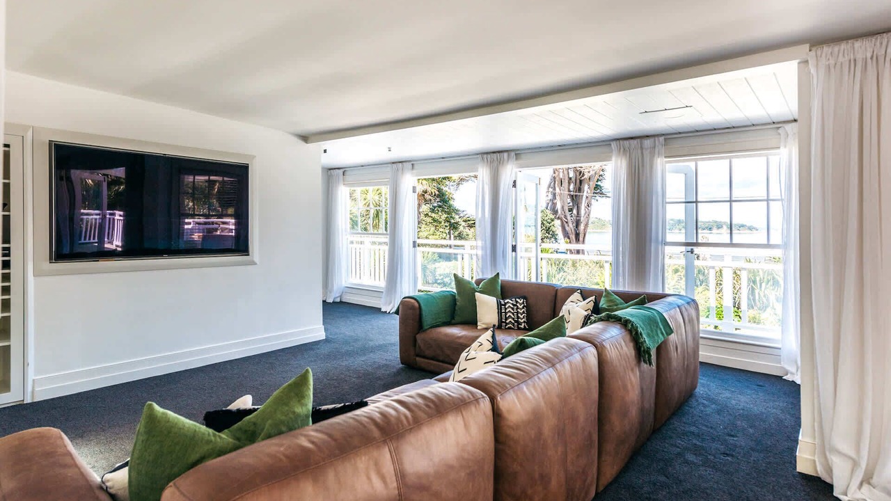 Photo of Livingroom in Surfdale