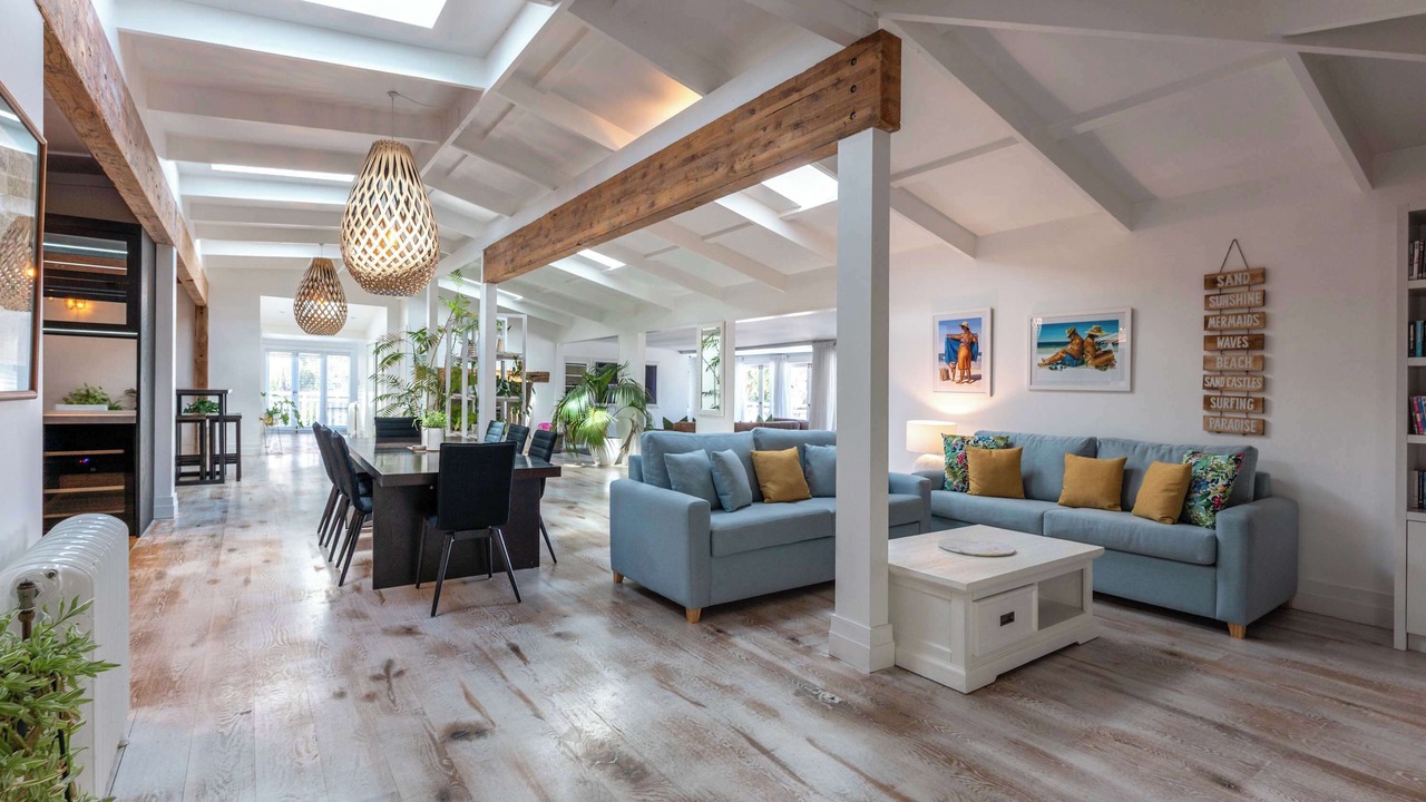 Photo of Others in Surfdale