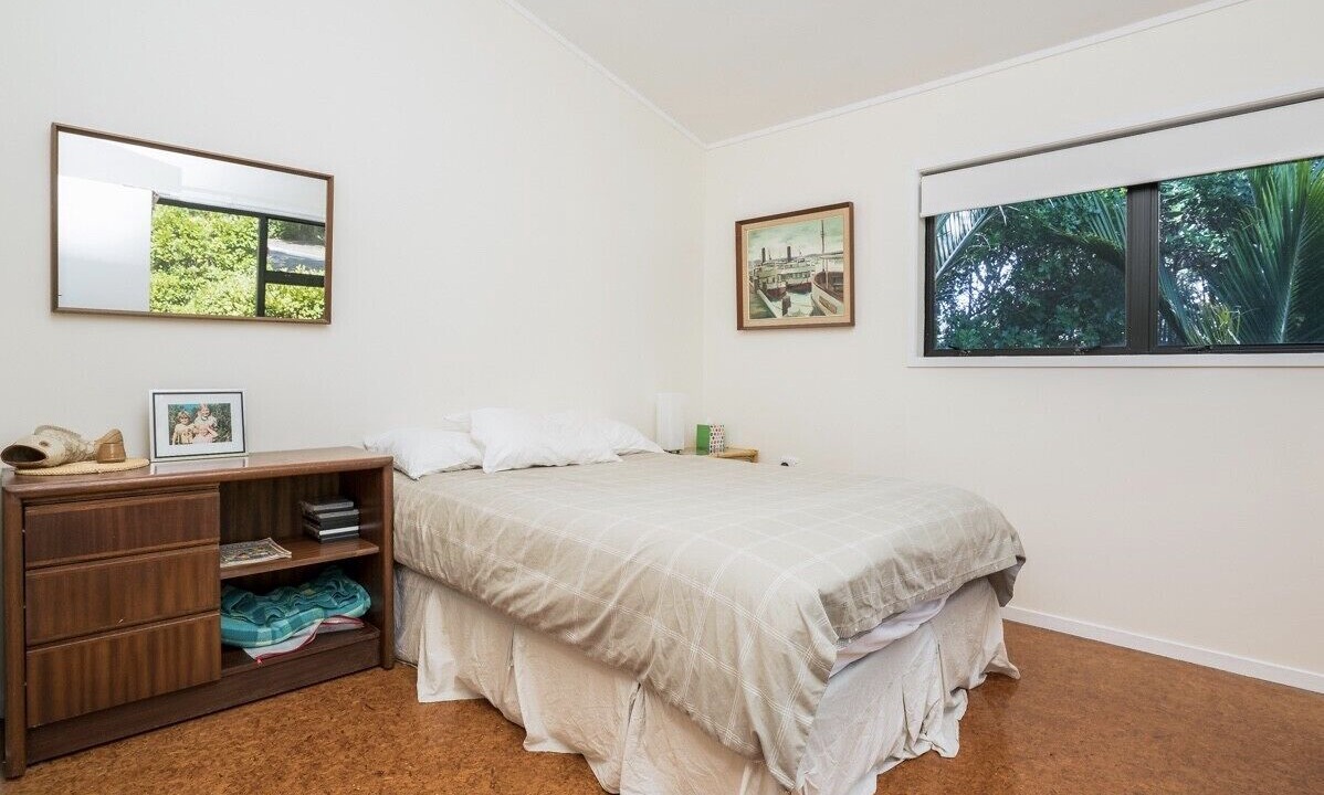 Photo of Bedroom in Langs Beach