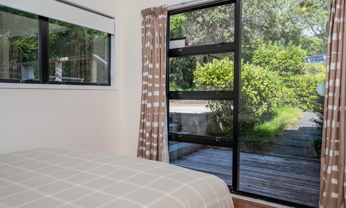 Photo of Bedroom in Langs Beach