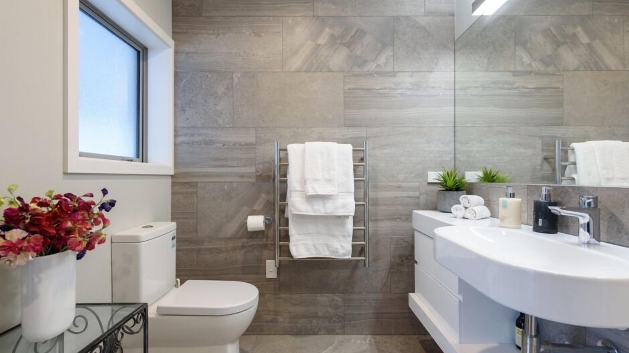 Photo of Bathroom in Omanu