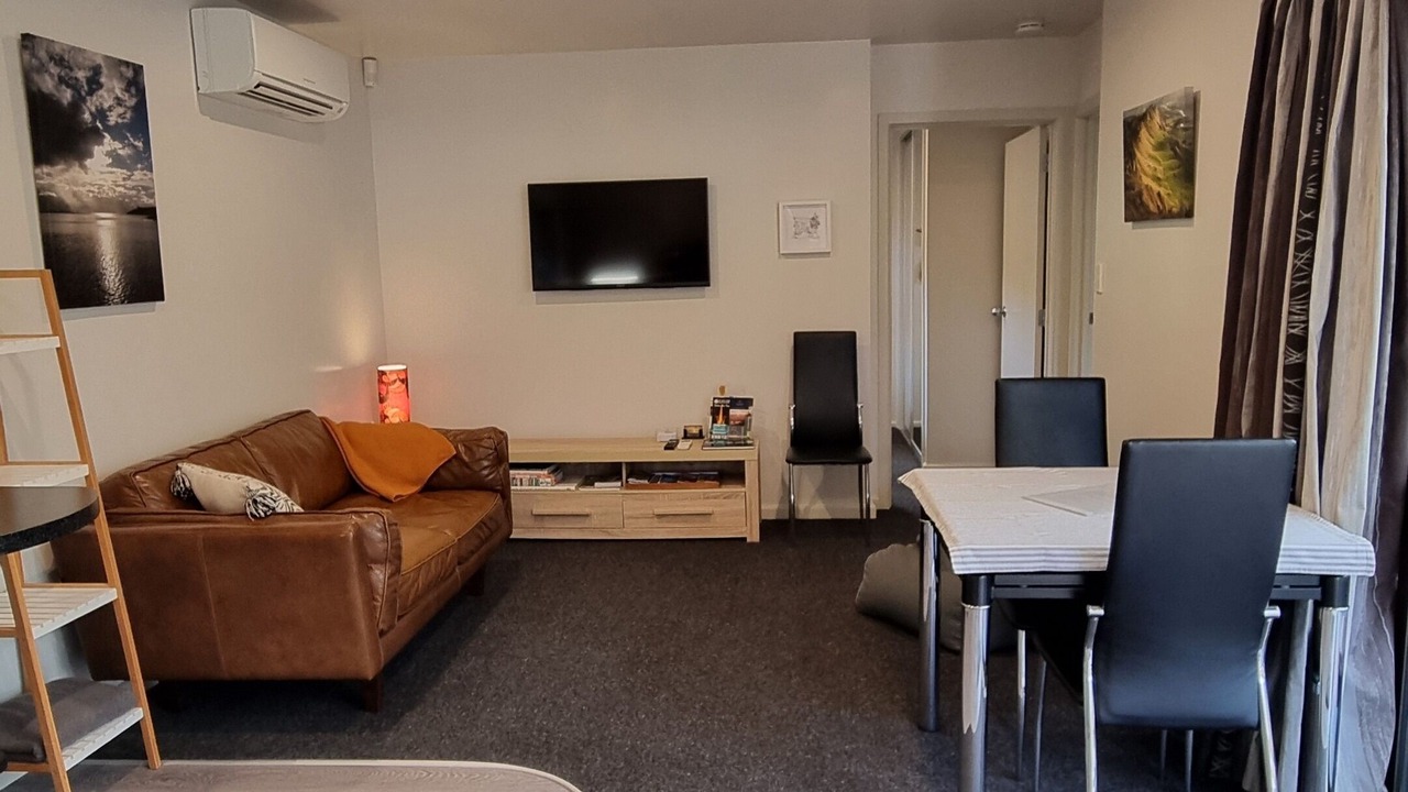 Photo of Livingroom in Clive