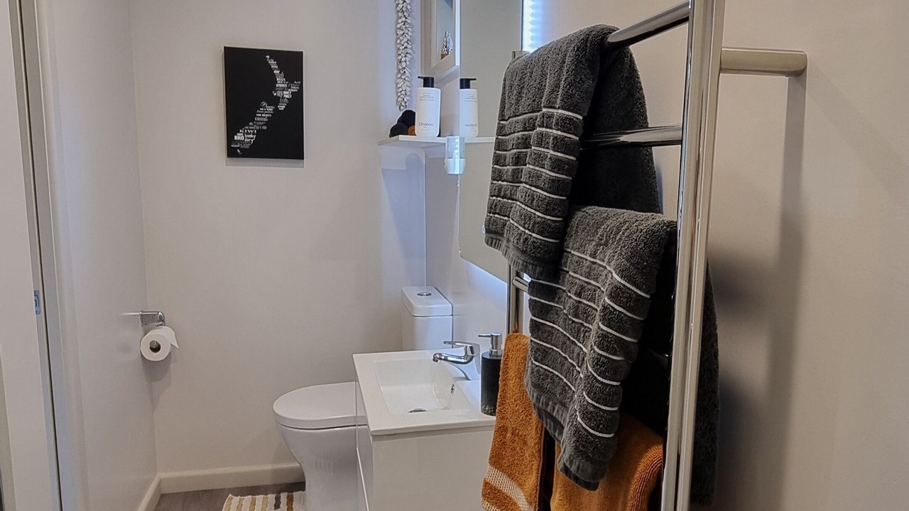 Photo of Bathroom in Clive