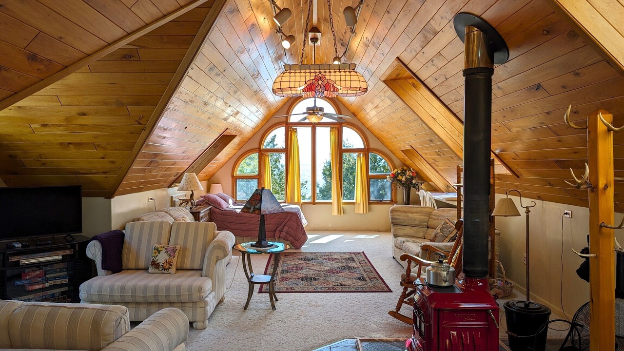 Photo of Livingroom in Naubinway