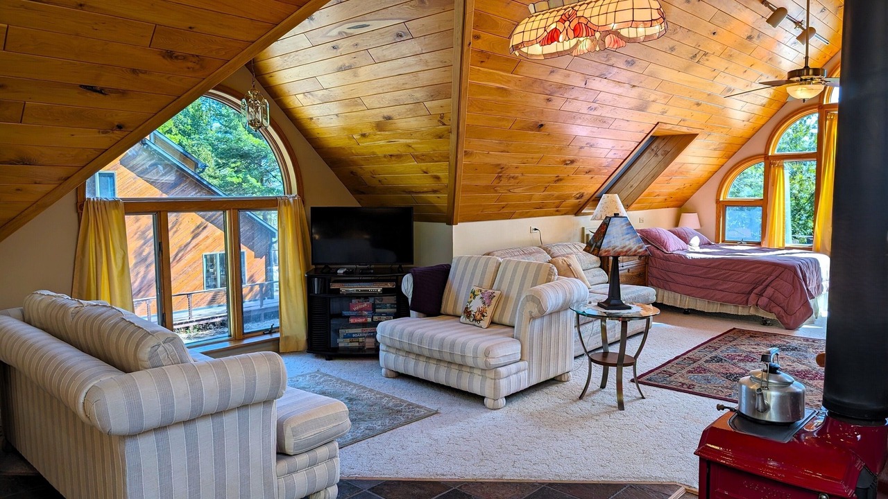 Photo of Livingroom in Naubinway