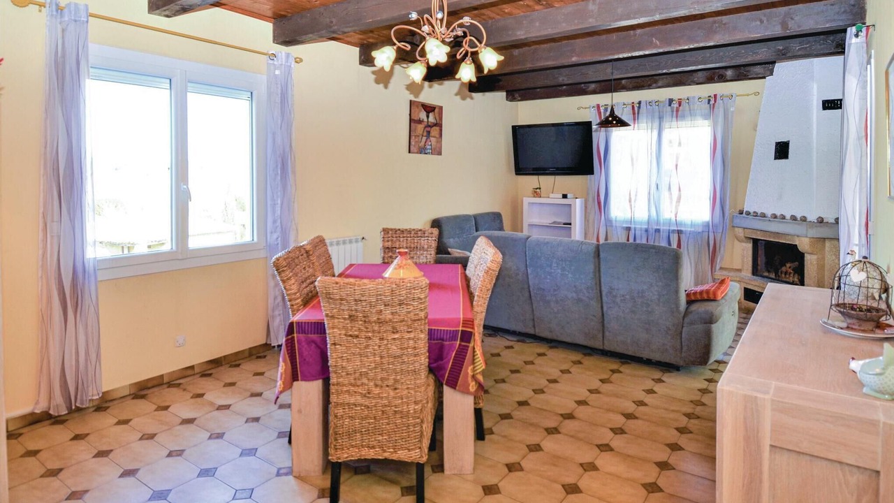Photo of Bedroom in Saint-Andre-d'Olerargues