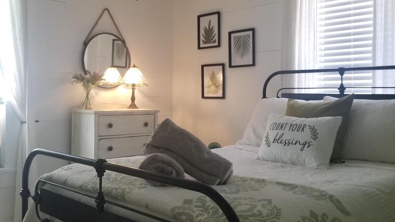 Photo of Bedroom in Tarpon Springs