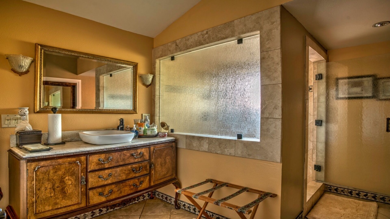Photo of Bathroom in Royal Crest Rancheros