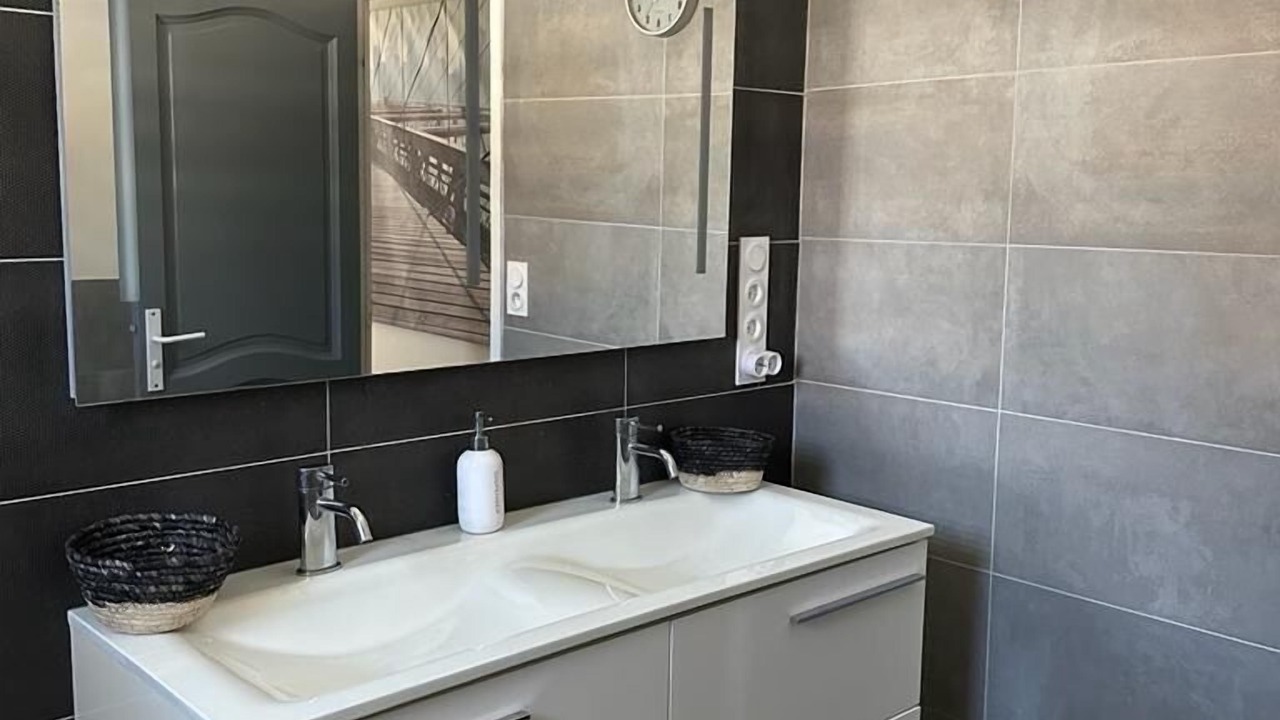 Photo of Bathroom in Laverune