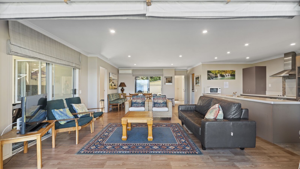 Photo of Livingroom in Rainbow Point