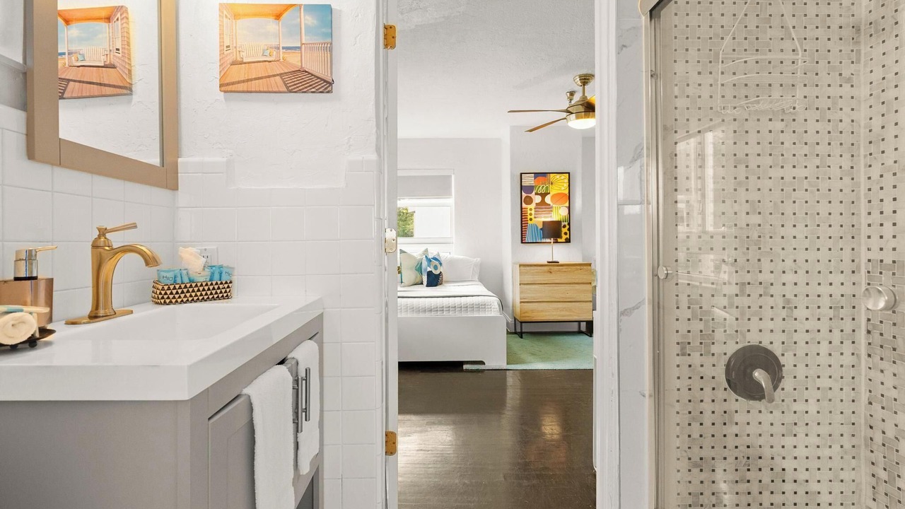 Photo of Bathroom in West Avenue