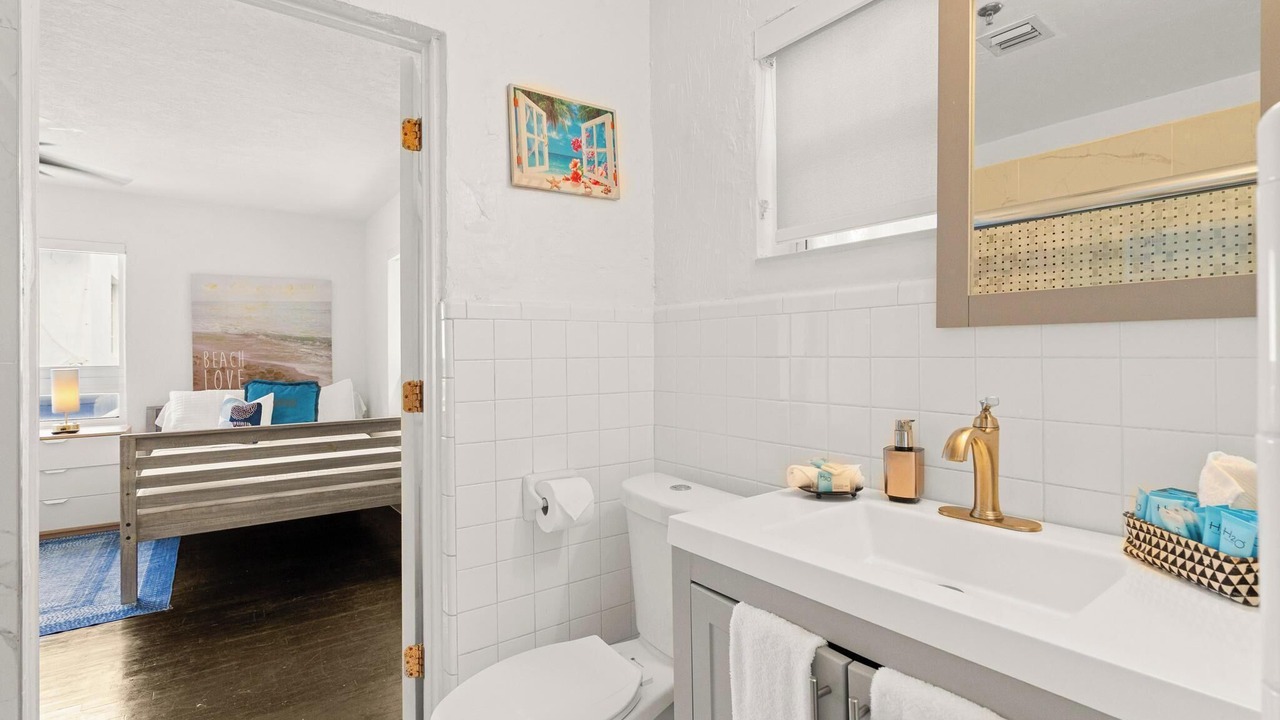 Photo of Bathroom in West Avenue