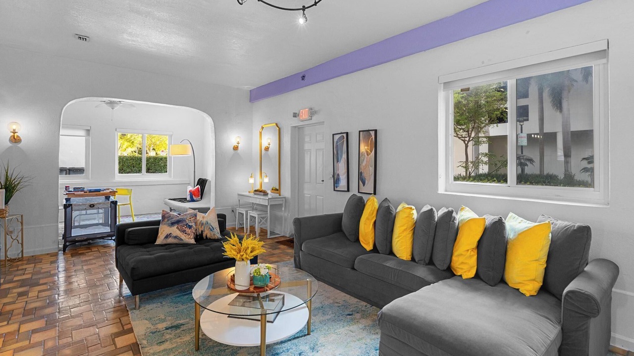 Photo of Livingroom in West Avenue