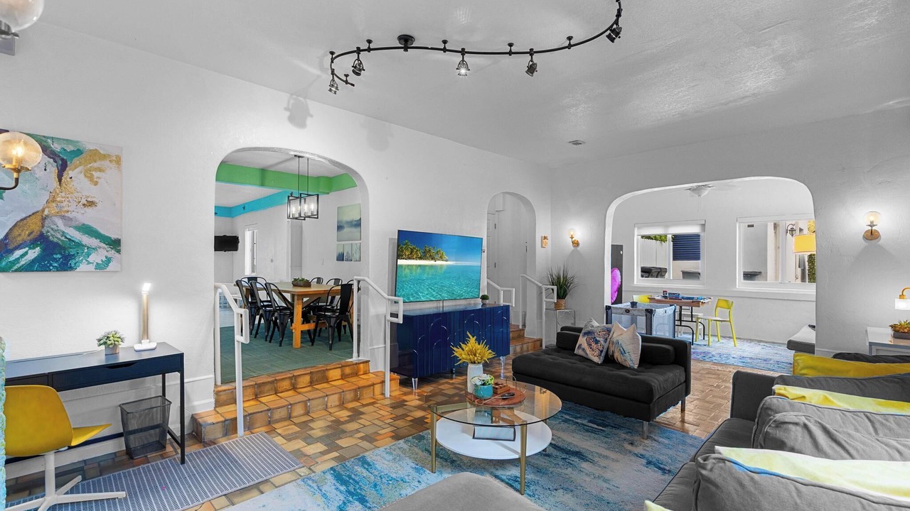 Photo of Livingroom in West Avenue