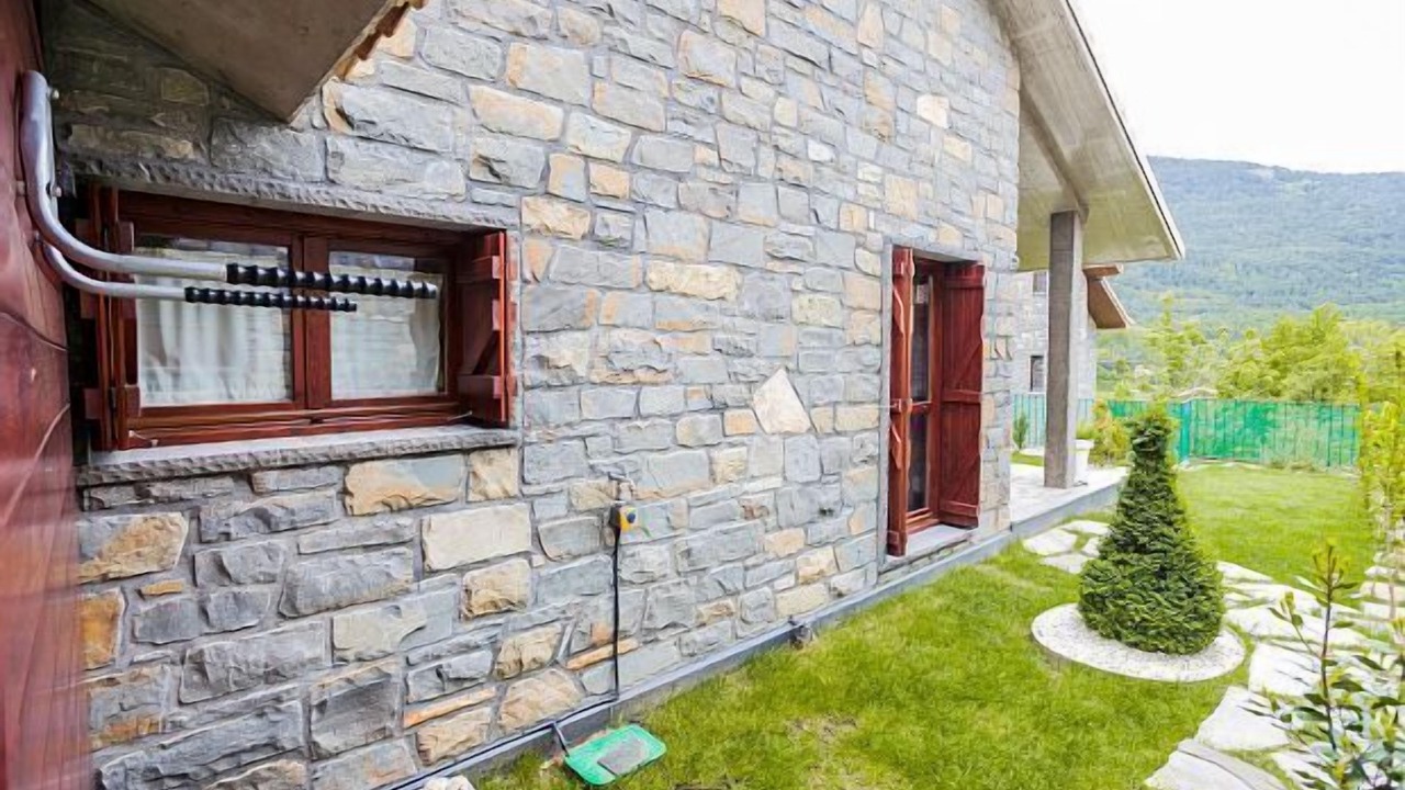 Photo of Outdoor in Gavin