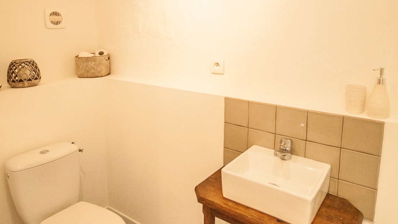 Photo of Bathroom in Montouliers