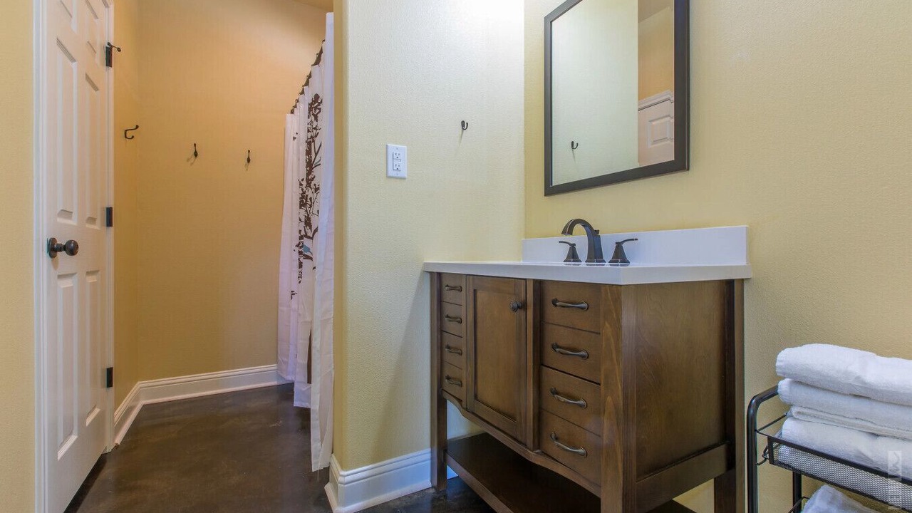 Photo of Bathroom in Brookeland