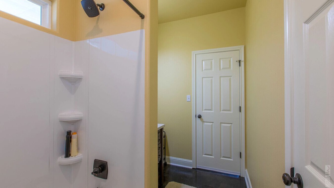 Photo of Bathroom in Brookeland