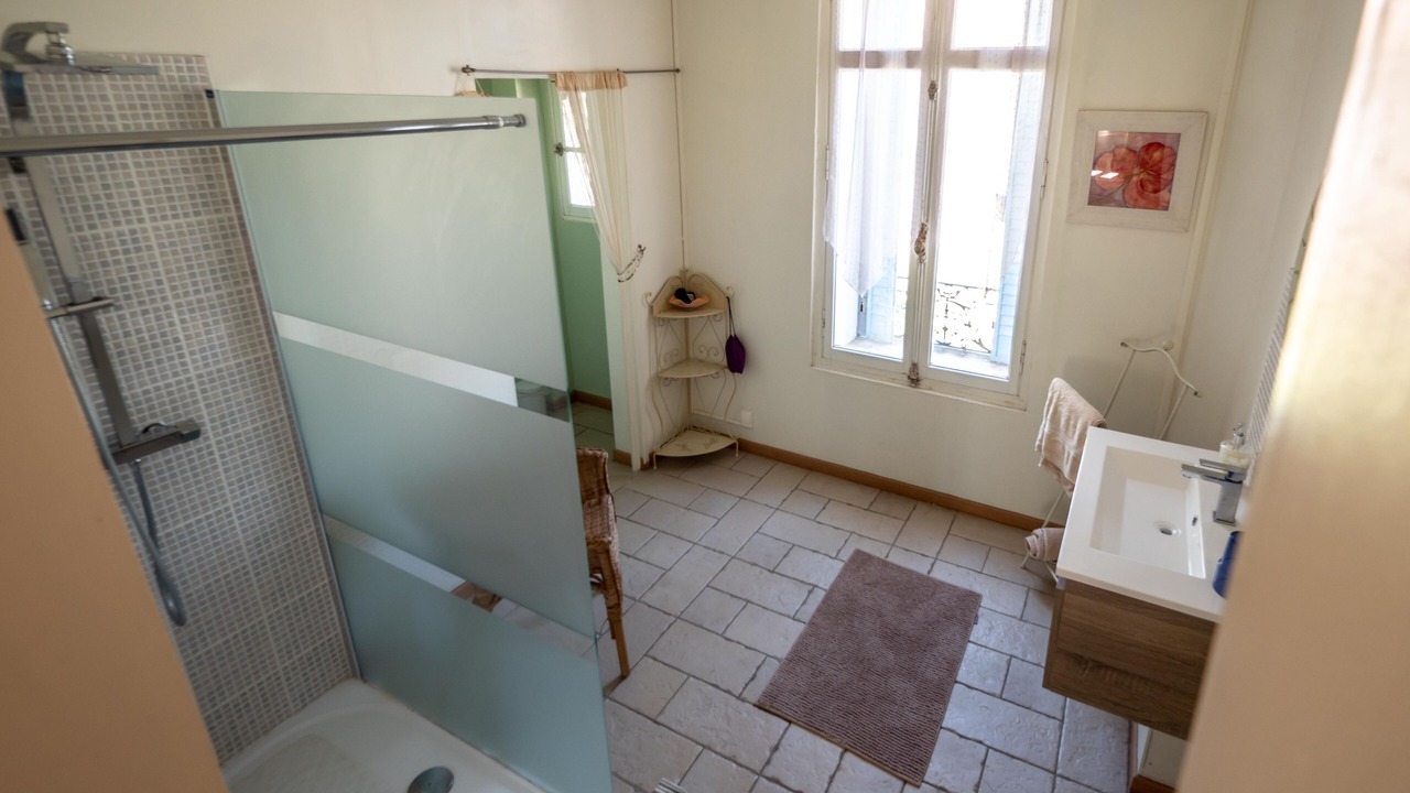 Photo of Bathroom in Saint-Laurent-de-la-Cabrerisse
