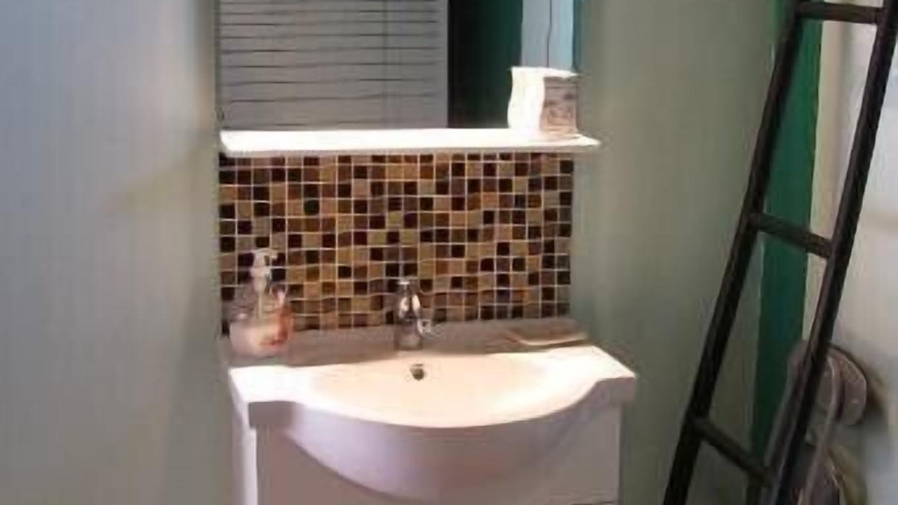 Photo of Bathroom in Oneux