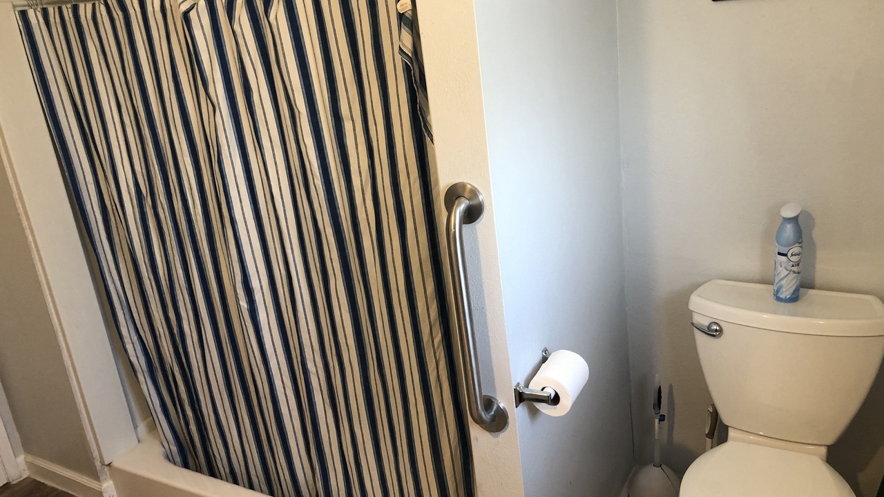 Photo of Bathroom in Rancho Oakey