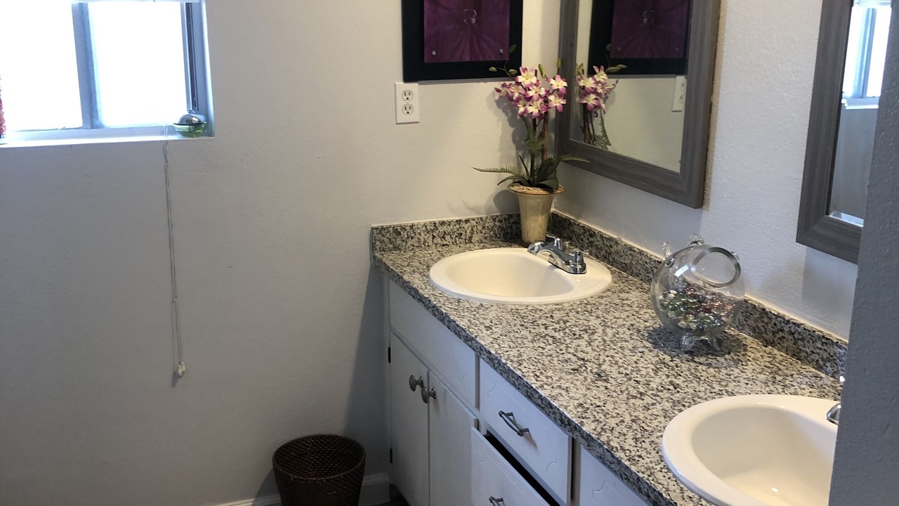 Photo of Bathroom in Rancho Oakey