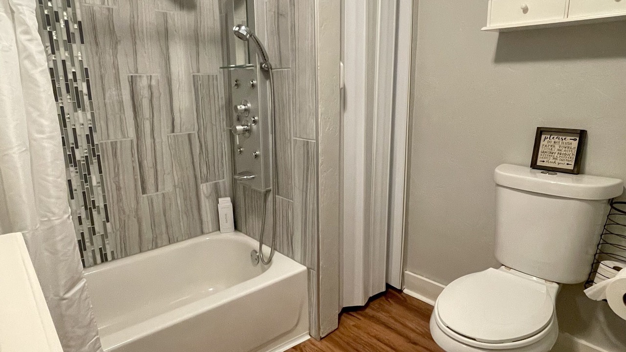 Photo of Bathroom in Central Oklahoma City