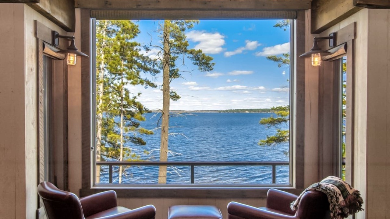 Photo of Bedroom in Lake Shore