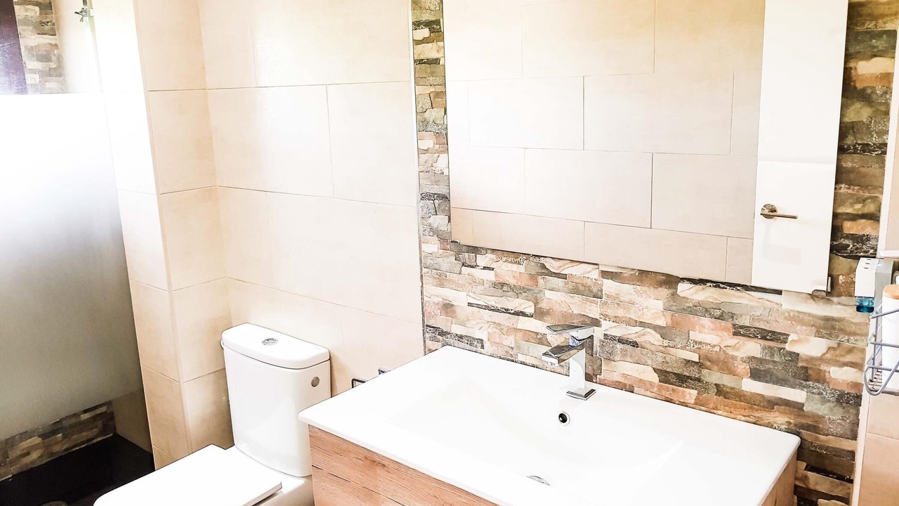 Photo of Bathroom in La Trinidad-San Juan y Todos los Santos
