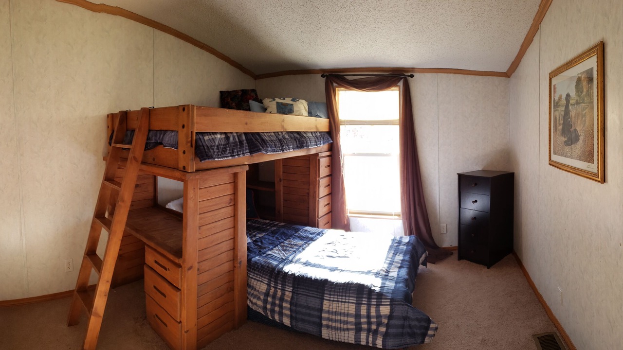 Photo of Bedroom in Kaw City