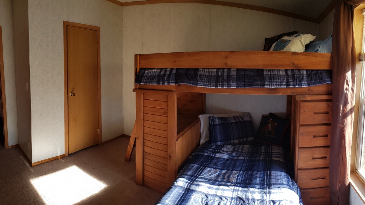 Photo of Bedroom in Kaw City