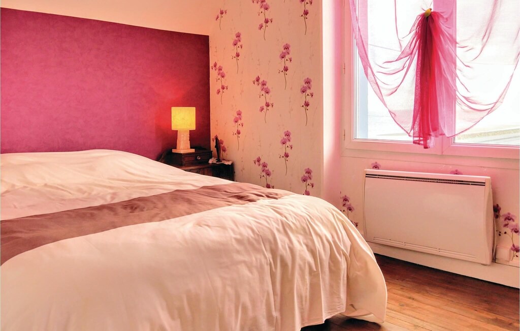 Photo of Bedroom in Saint-Marcouf