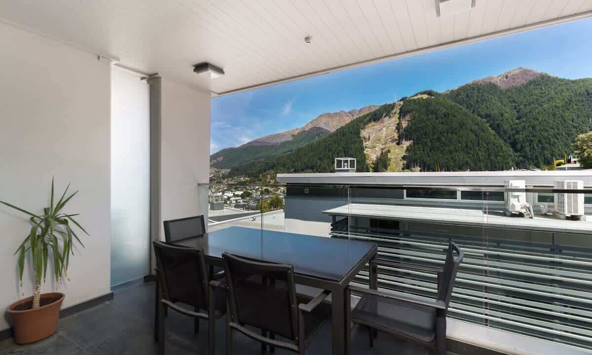 Photo of Patio Balcony in Queenstown City Centre