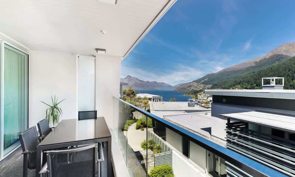 Photo of Patio Balcony in Queenstown City Centre