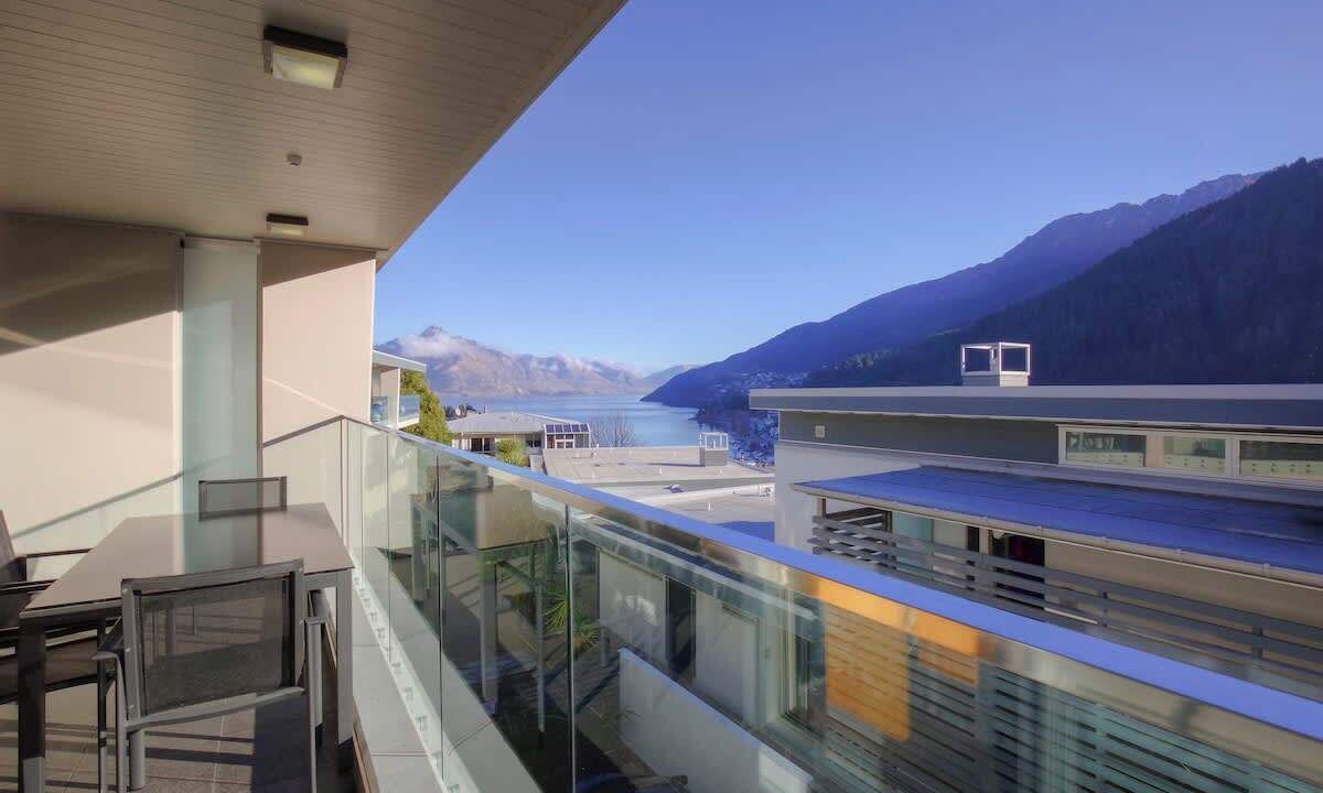 Photo of Patio Balcony in Queenstown City Centre