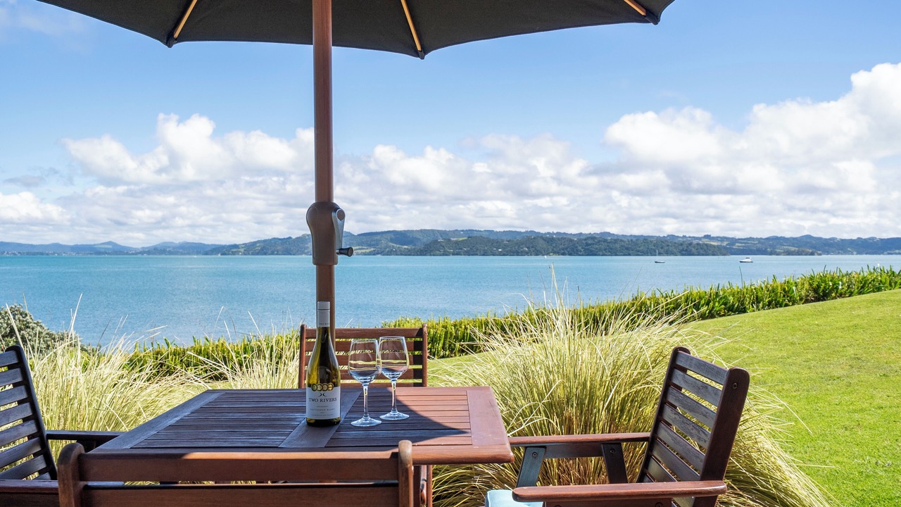 Photo of Others in One Tree Point